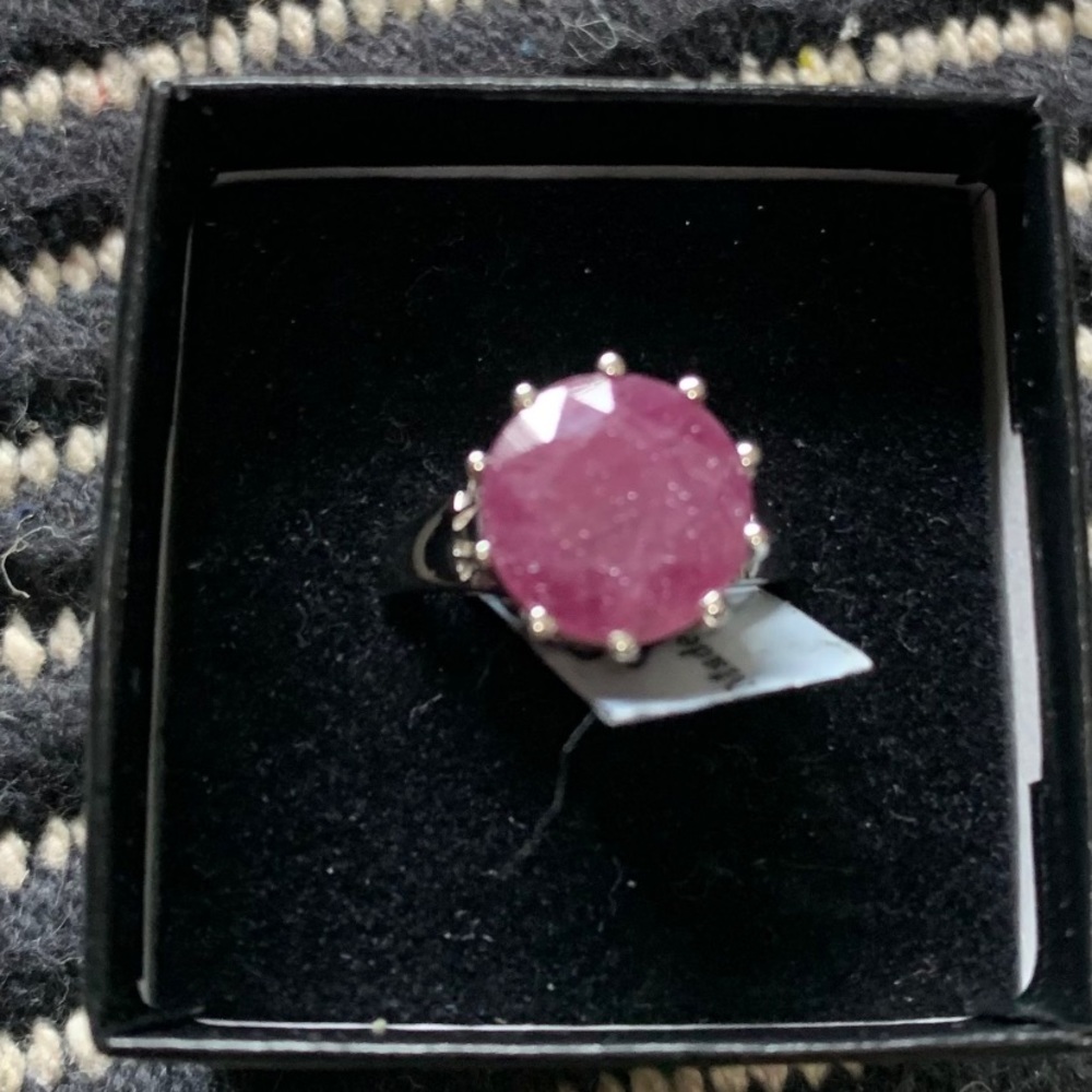 Ratnapuri Ruby Ring